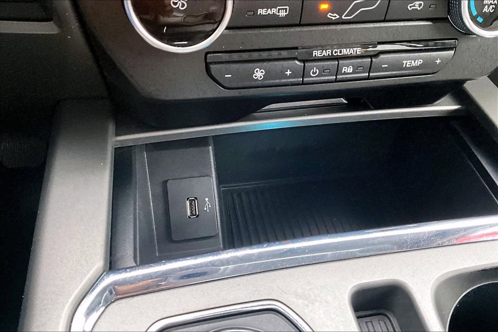 Used 2018 Ford Expedition XLT image 15