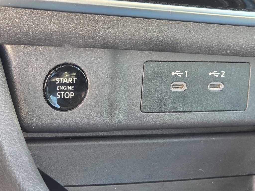 Used 2024 Nissan Rogue S image 17