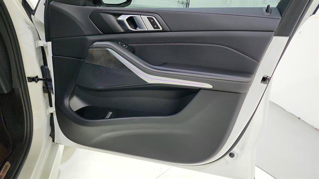 Used 2022 BMW X5 sDrive40i w/ M Sport Package RWD image 28