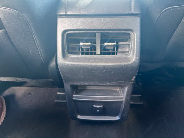 Used 2019 Ford Edge SE FWD image 27