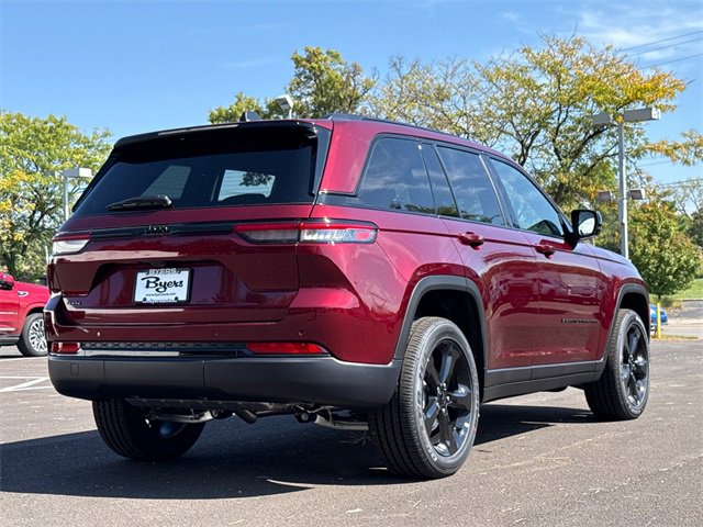 New 2025 Jeep Grand Cherokee Altitude image 8
