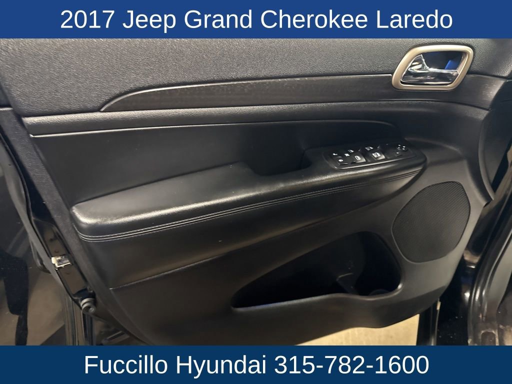 Used 2017 Jeep Grand Cherokee Laredo image 9