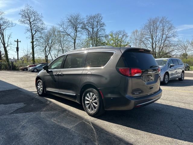 Used 2018 Chrysler Pacifica Touring-L Plus image 6