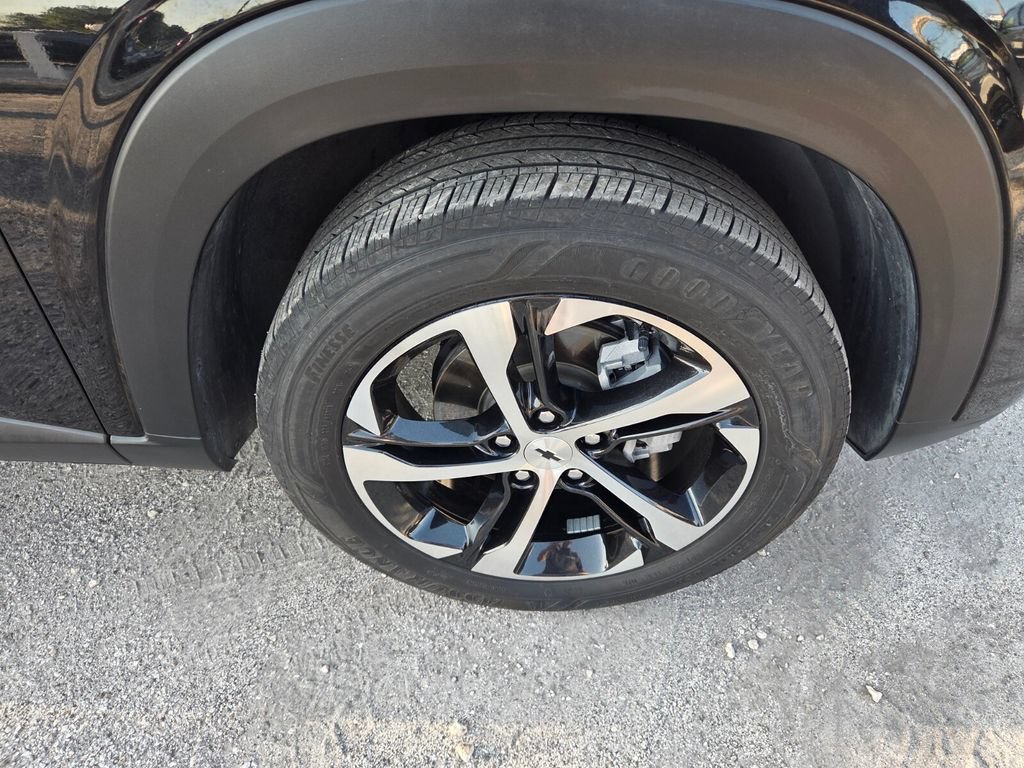 Used 2024 Chevrolet Trax RS FWD image 17