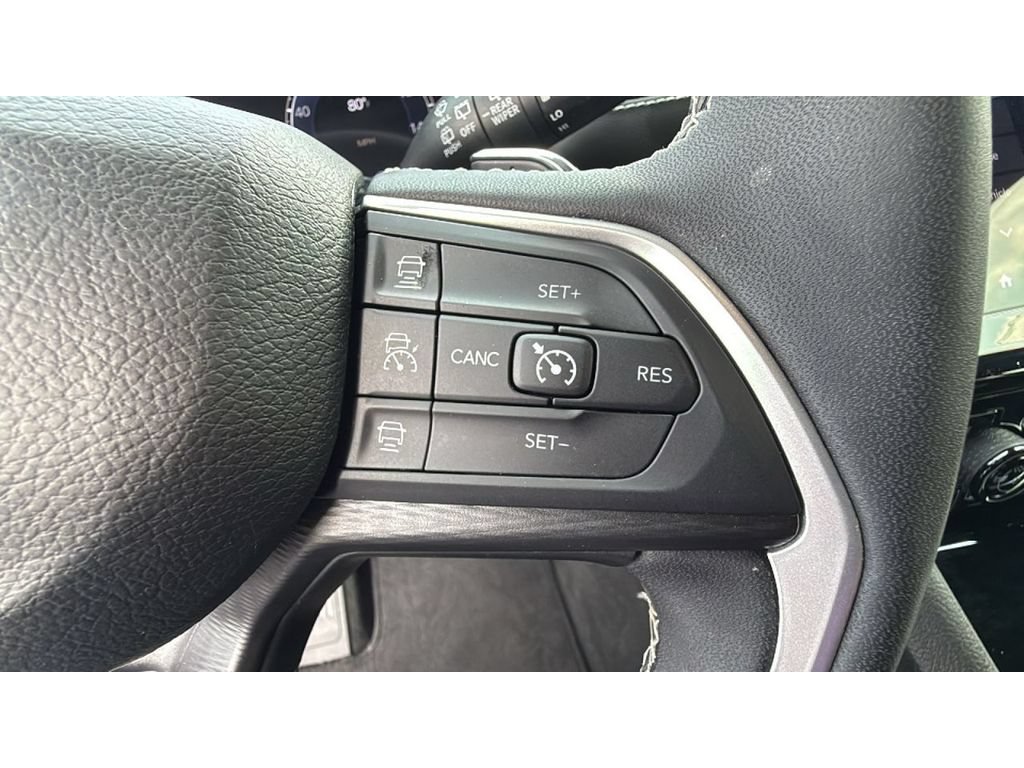 Used 2024 Jeep Grand Cherokee Altitude AWD/4WD image 25