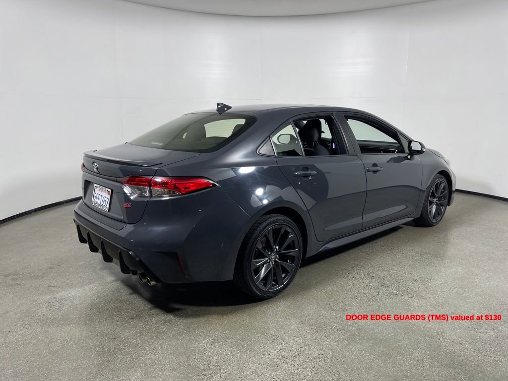 Used 2023 Toyota Corolla SE w/ SE Premium Package image 3