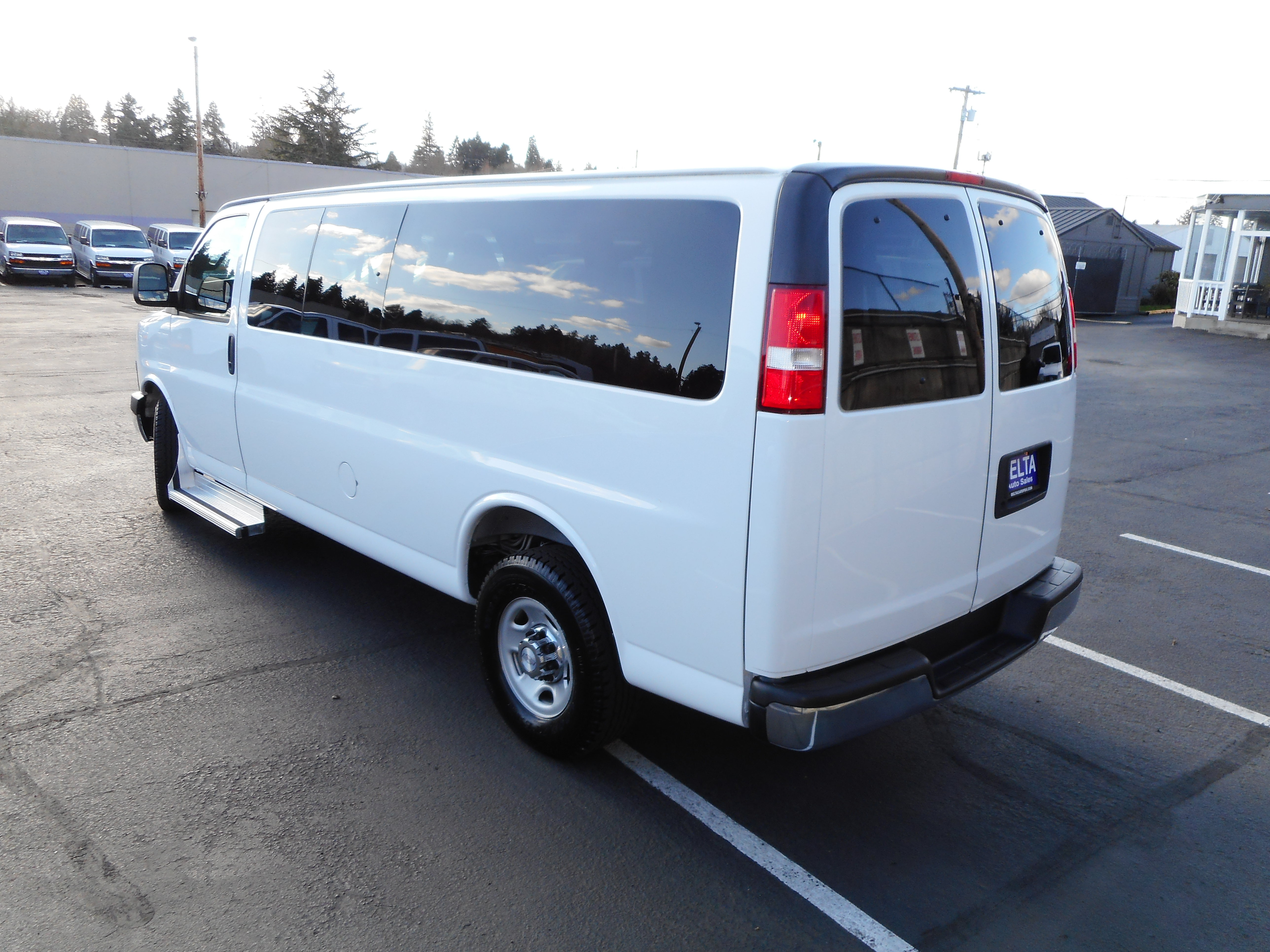 Used 2016 Chevrolet Express 3500 LT w/ LT Preferred Equipment Group RWD image 10