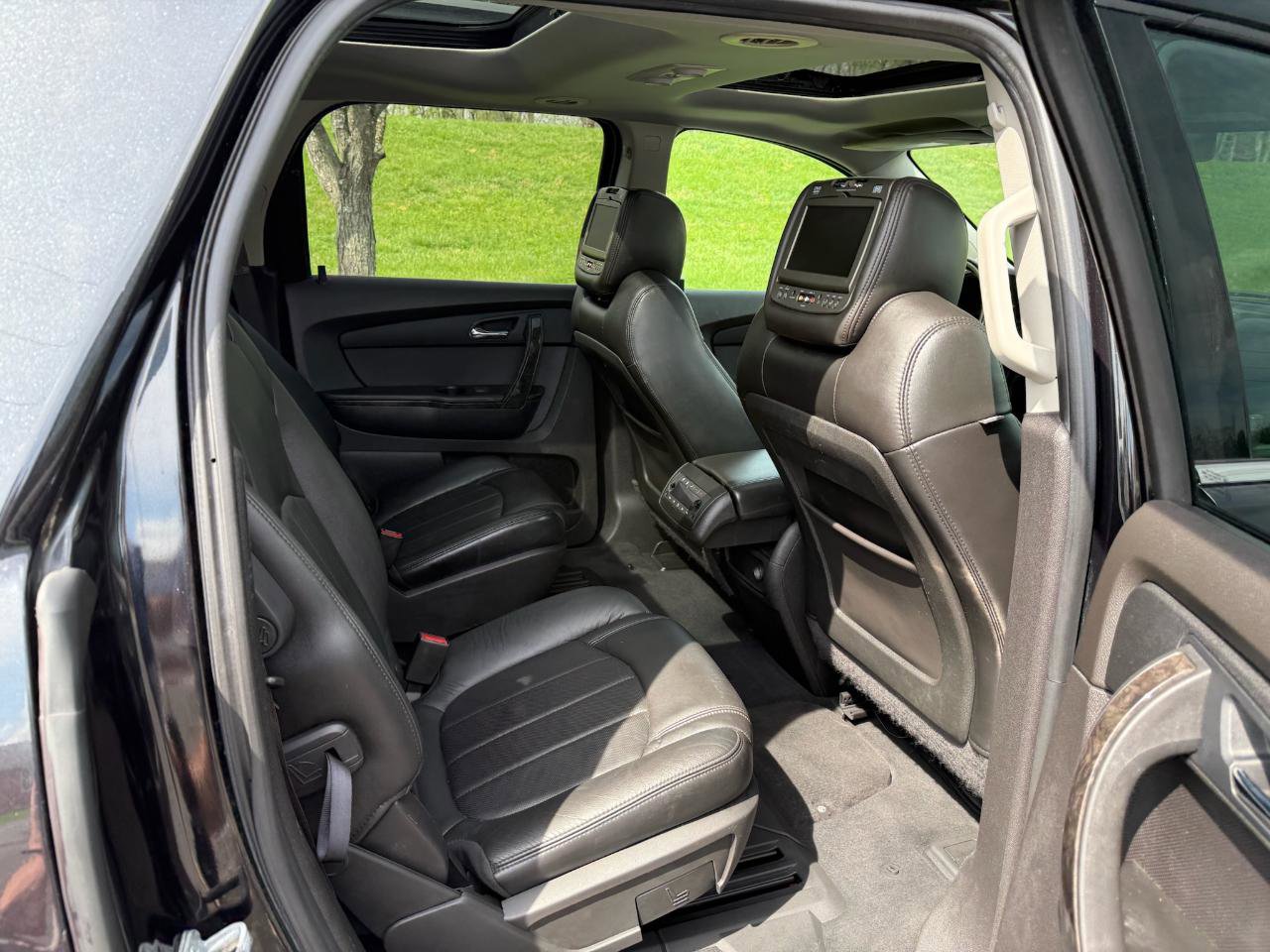 Used 2011 GMC Acadia Denali AWD/4WD image 22