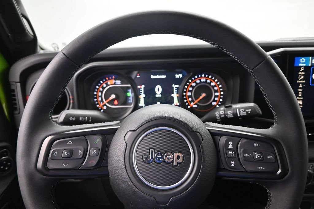 Used 2025 Jeep Wrangler Unlimited Rubicon AWD/4WD image 13