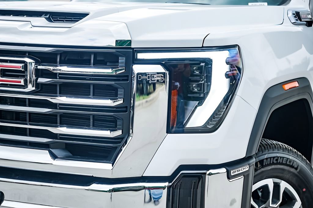 New 2026 GMC Sierra 2500 SLE image 3