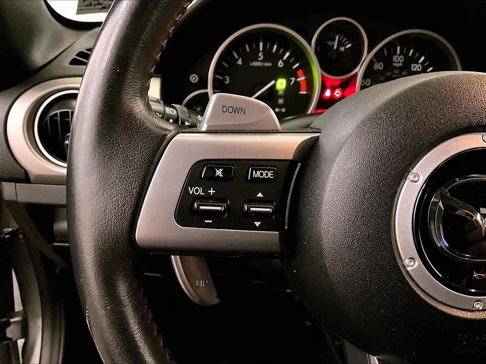 Used 2010 MAZDA MX-5 Miata Touring RWD image 17