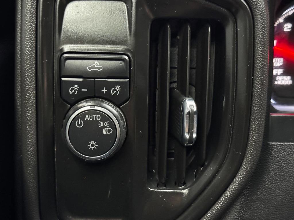 Used 2023 Chevrolet Silverado 1500 Custom image 30