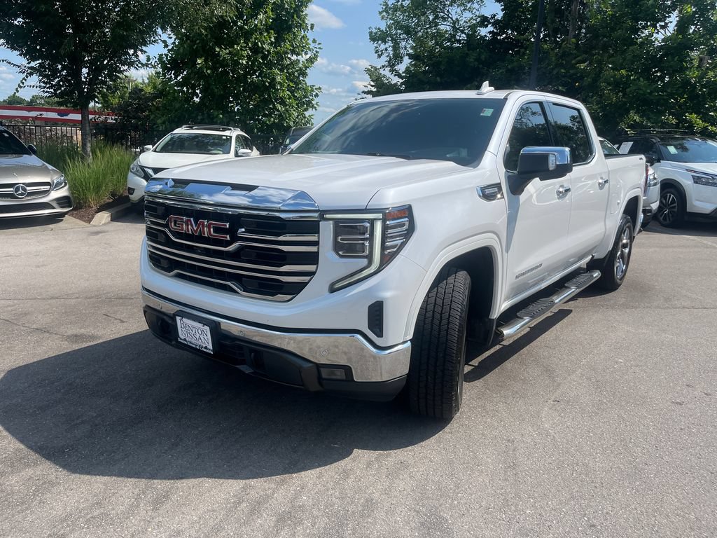 Used 2022 GMC Sierra 1500 SLT AWD/4WD image 2