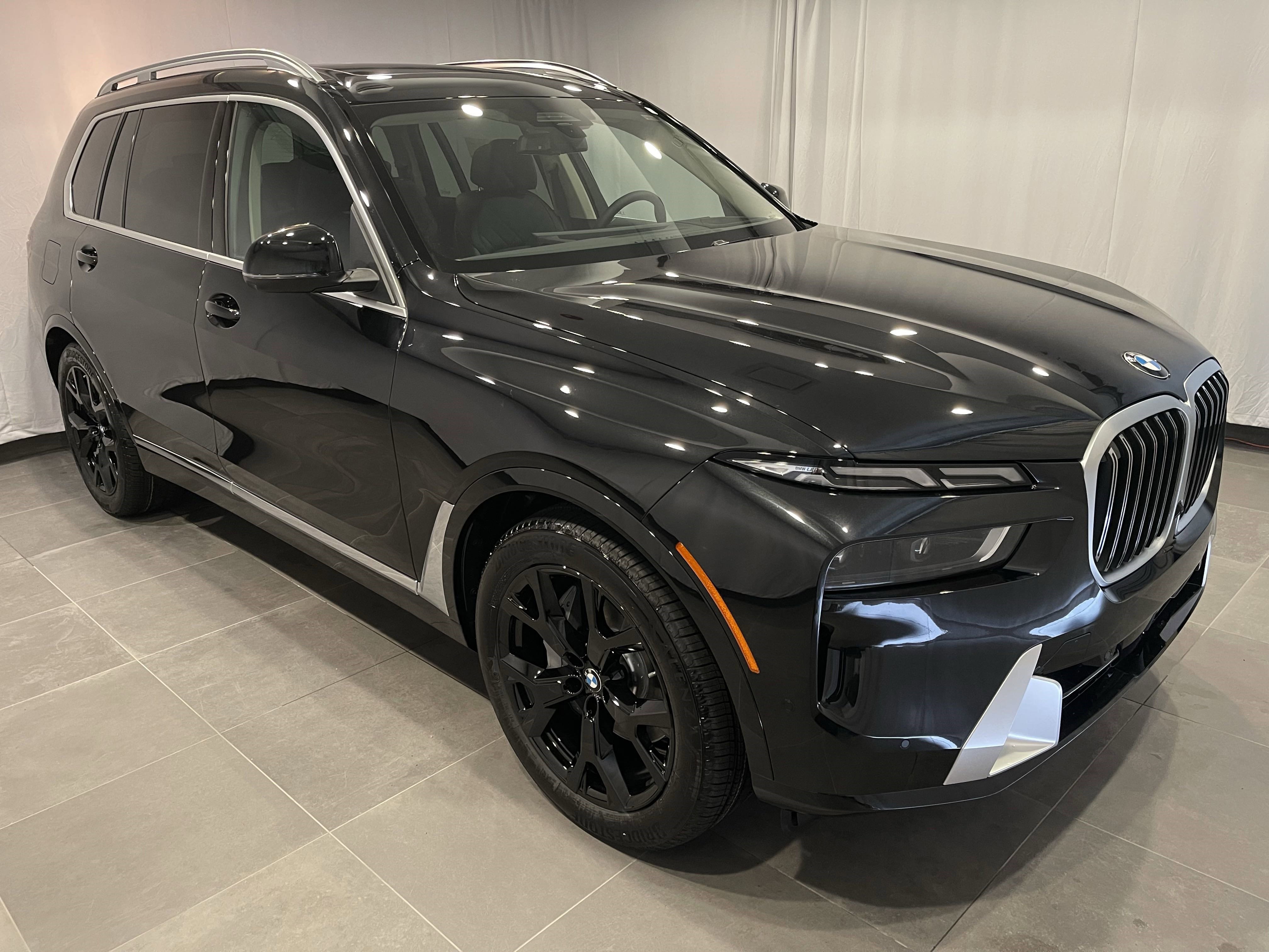Used 2026 BMW X7 xDrive40i w/ Premium Package AWD/4WD image 3