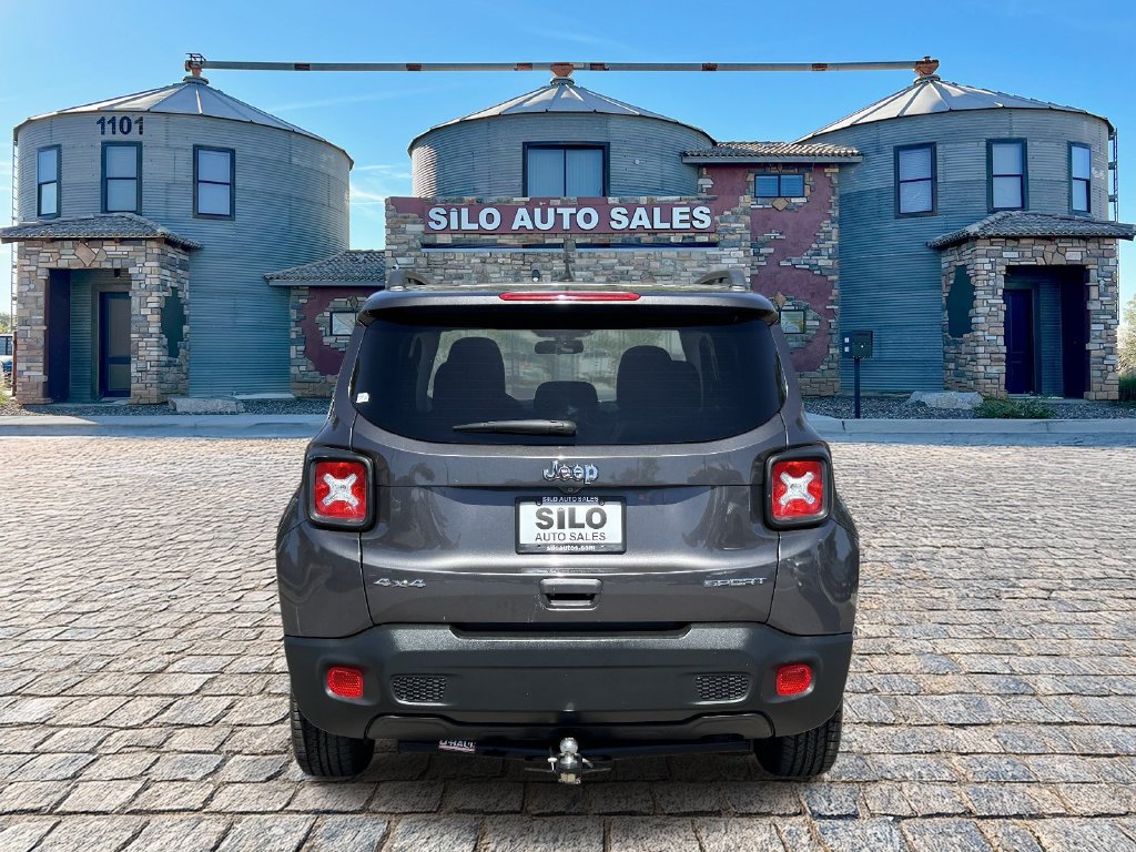 Used 2019 Jeep Renegade Sport w/ Sport Appearance Group AWD/4WD image 4