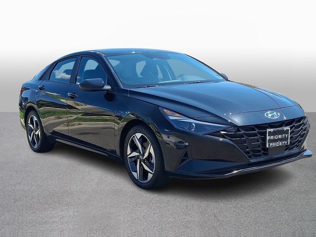 Used 2023 Hyundai Elantra SEL w/ Convenience Package FWD image 3