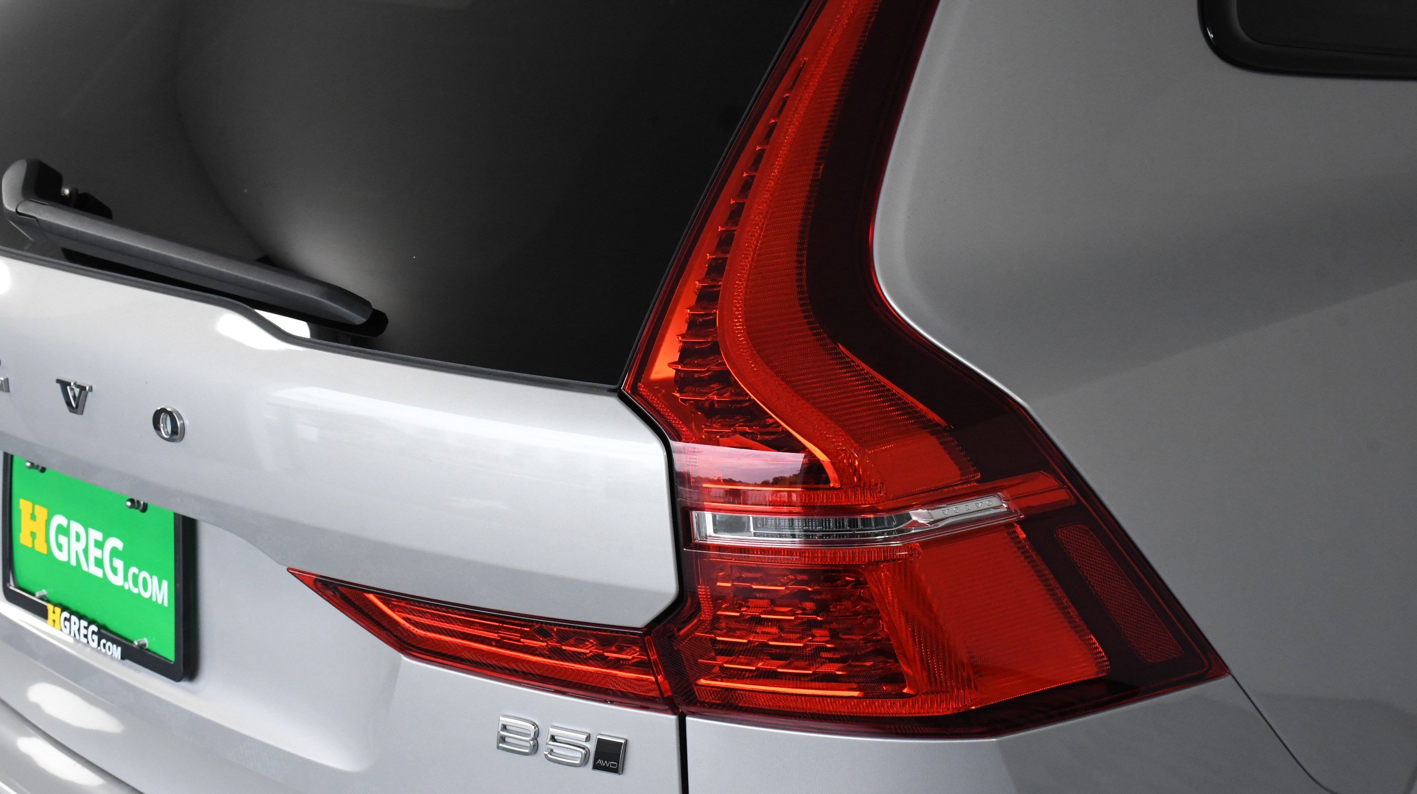 Used 2025 Volvo XC60 B5 Plus image 32