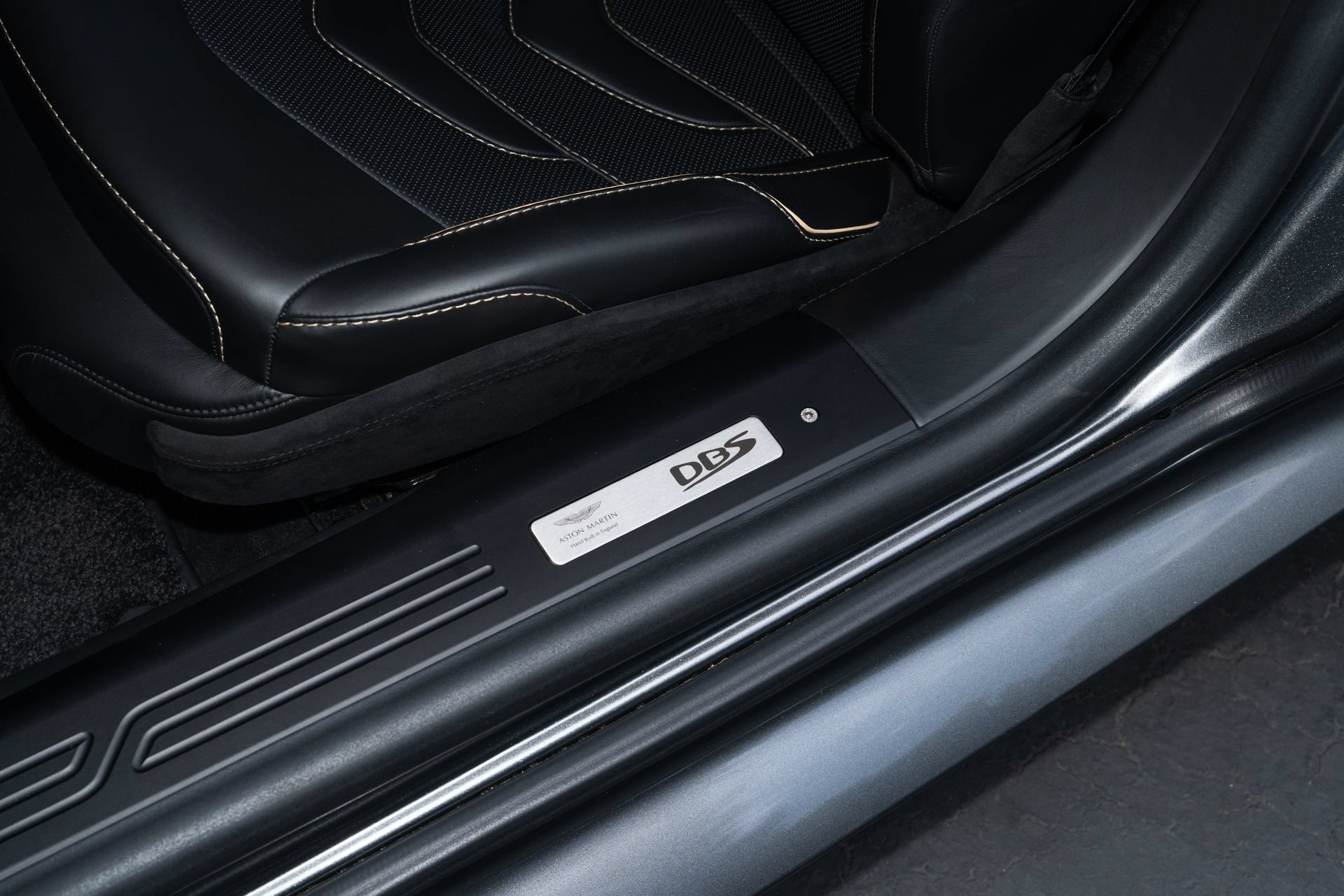 Used 2019 Aston Martin DBS Superleggera RWD image 17