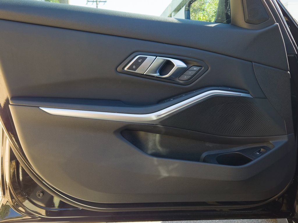 Used 2022 BMW 330i 330i w/ Driving Assistance Package image 12