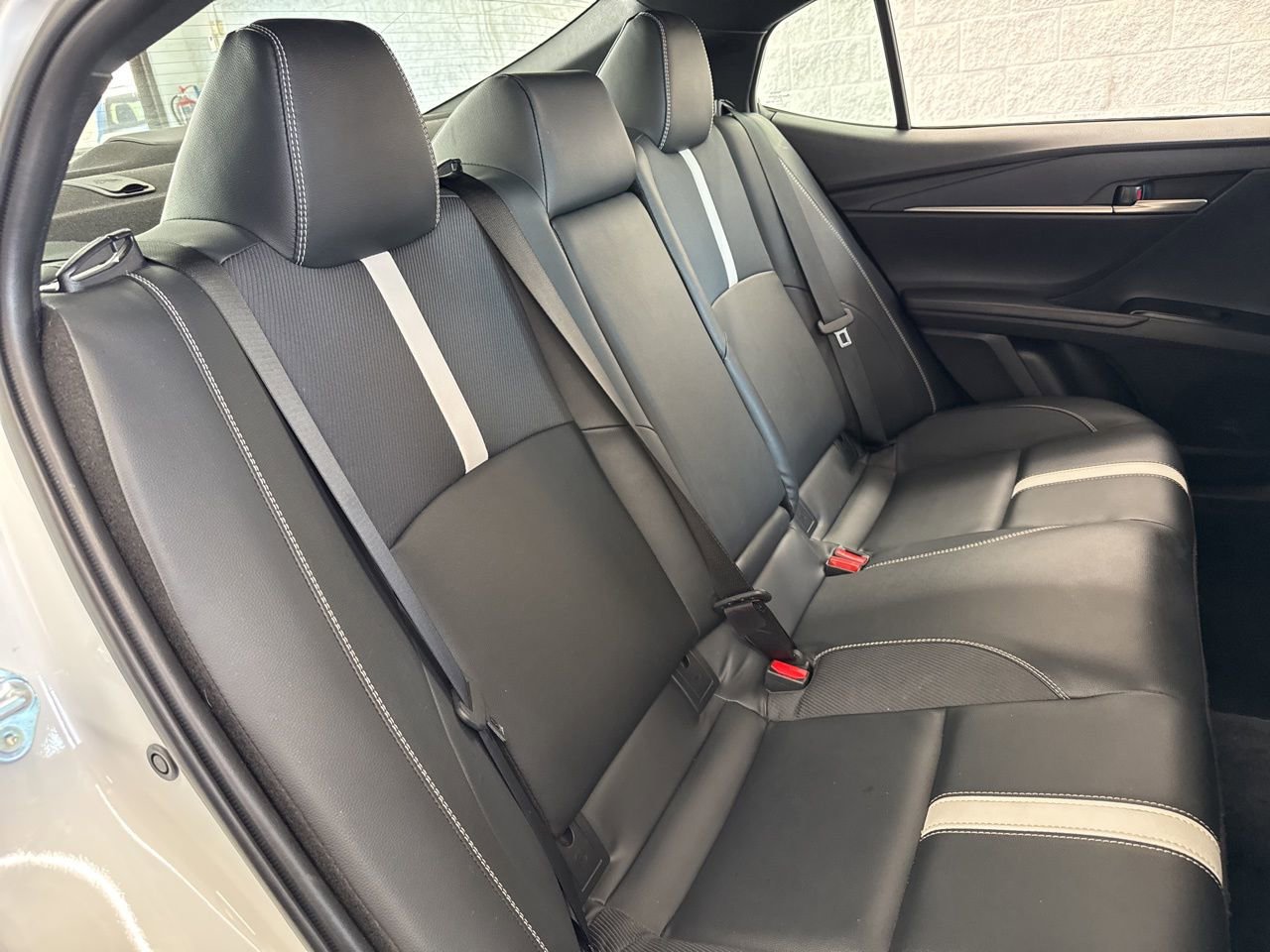 Used 2025 Toyota Camry SE w/ Convenience Package image 41