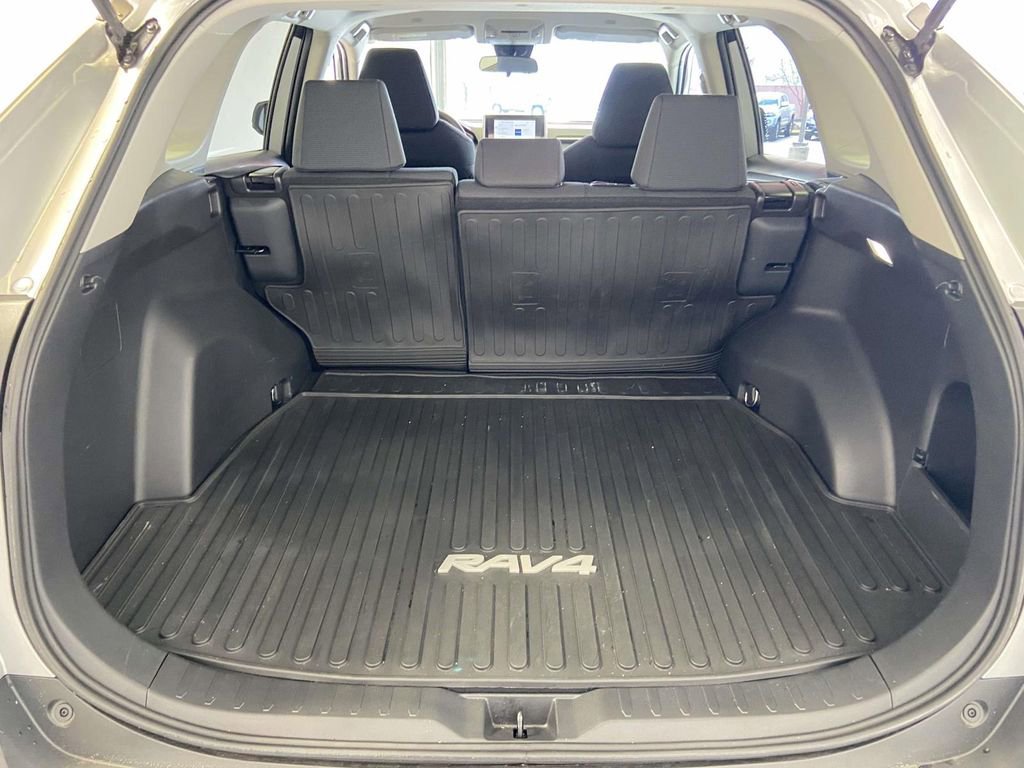 Used 2025 Toyota RAV4 LE image 12