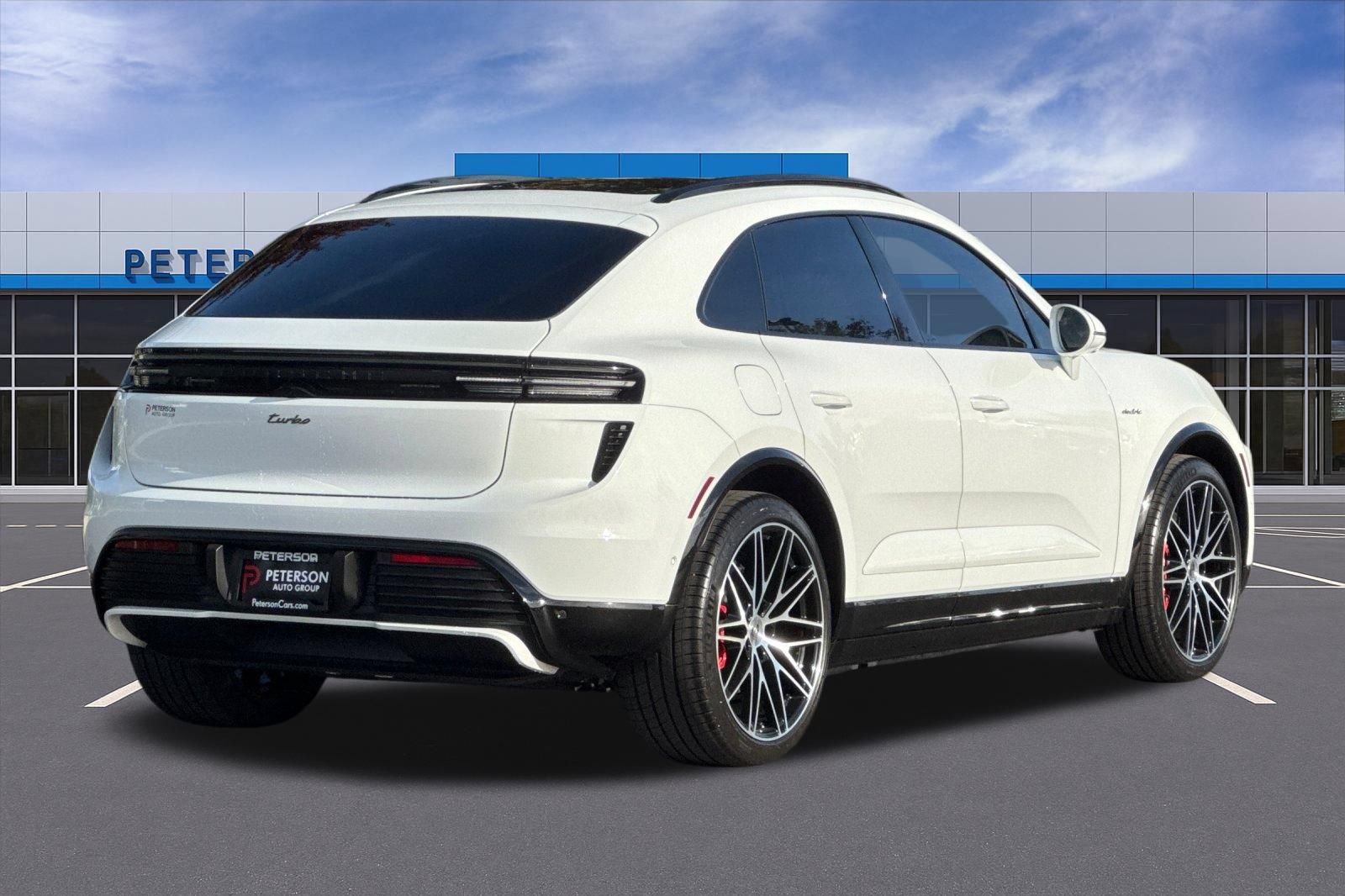 Used 2025 Porsche Macan Turbo Electric AWD/4WD image 4