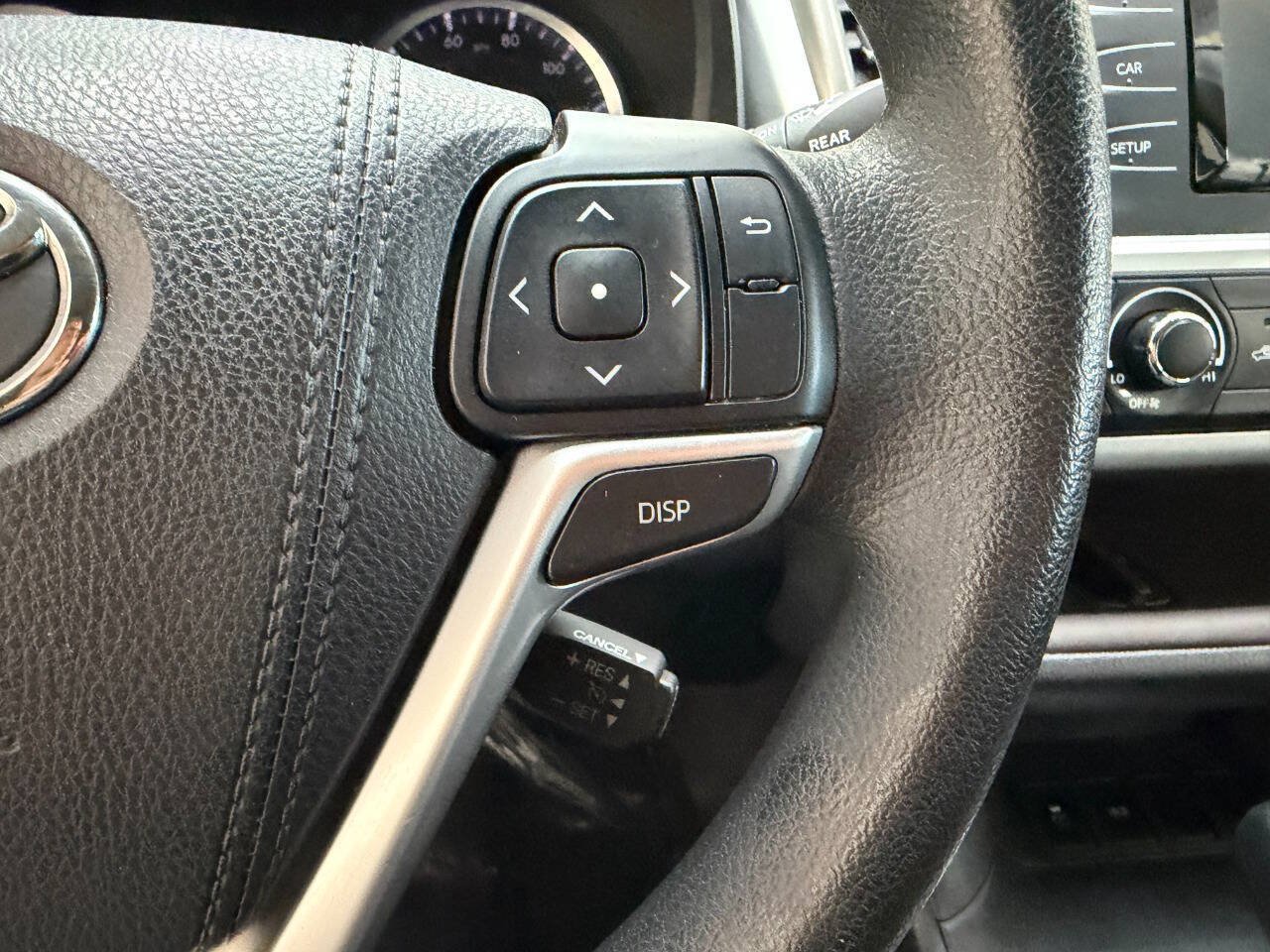 Used 2016 Toyota Highlander LE FWD image 25