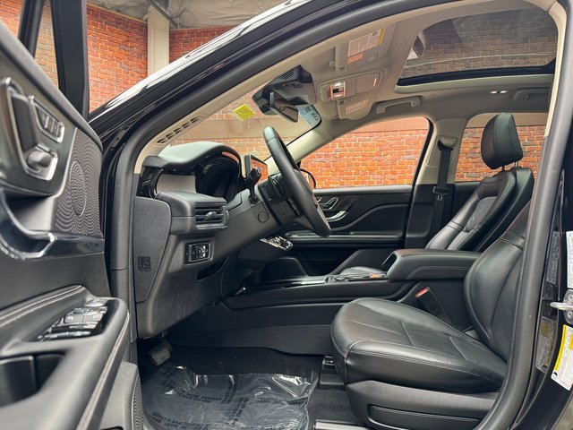 Used 2023 Lincoln Corsair Reserve w/ Equipment Group 201A image 22