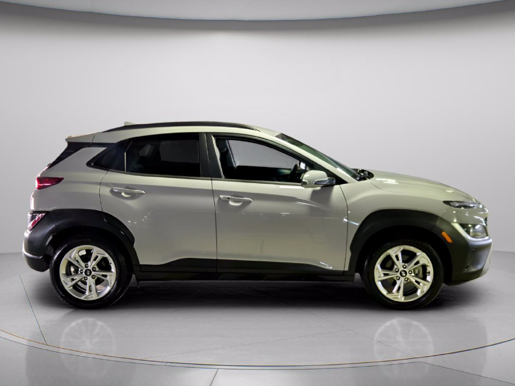 Used 2023 Hyundai Kona SEL w/ Cargo Package FWD image 5