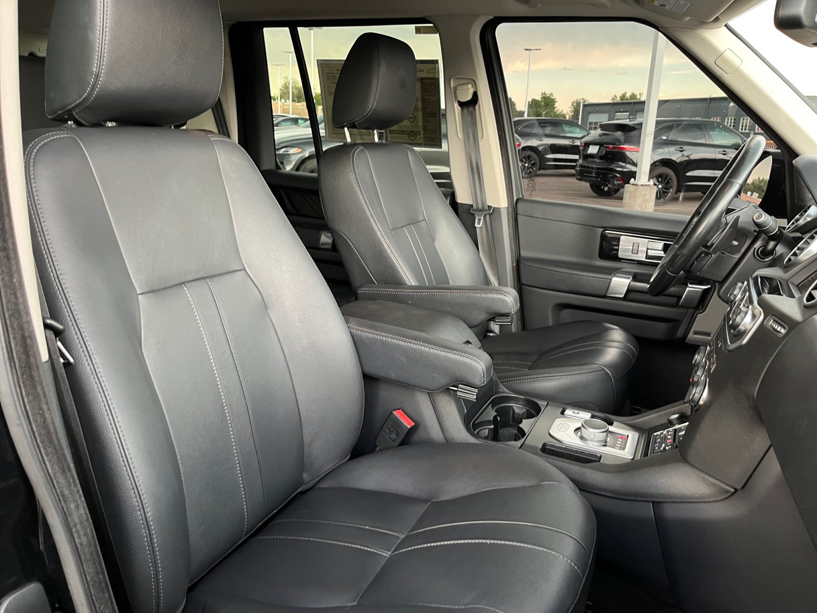 Used 2015 Land Rover LR4 HSE AWD/4WD image 19