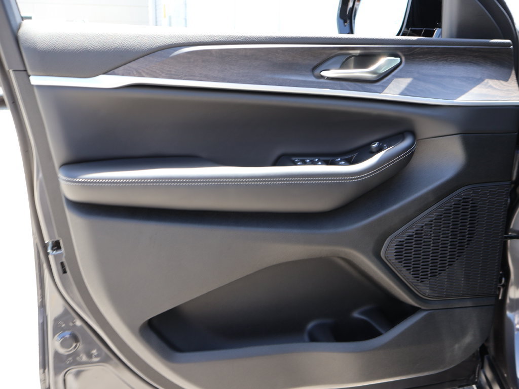 New 2026 Jeep Grand Cherokee Altitude AWD/4WD image 21