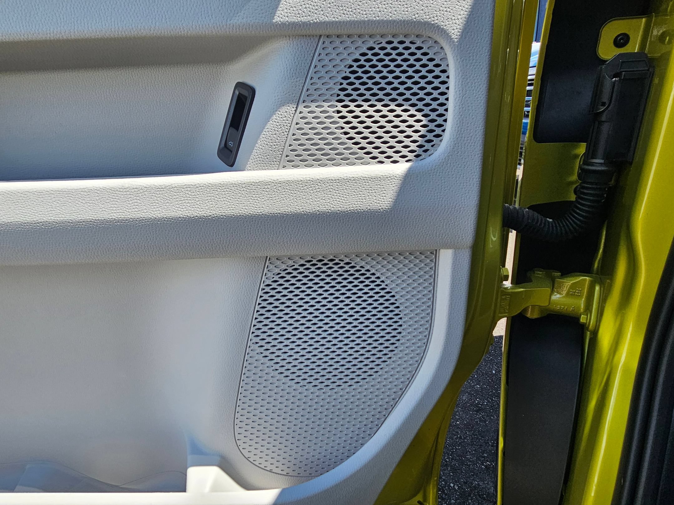 New 2025 Volkswagen ID. Buzz 1st Edition RWD image 11