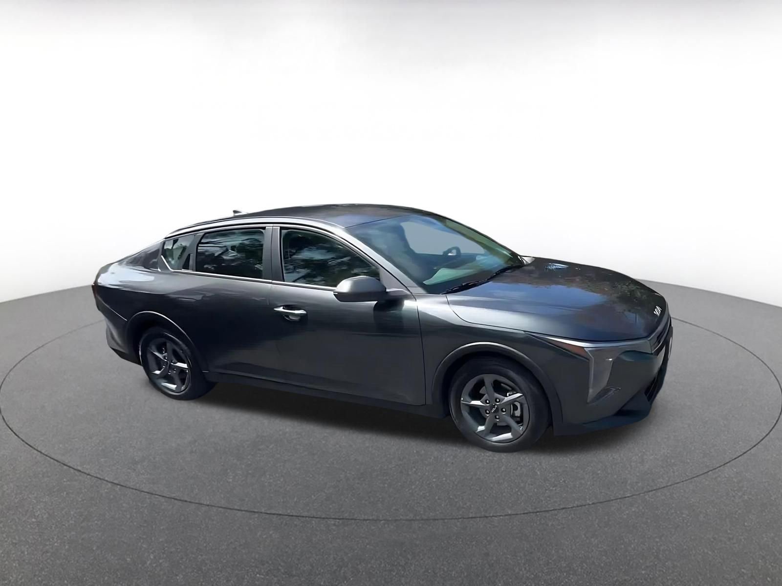 Used 2025 Kia K4 FWD image 2