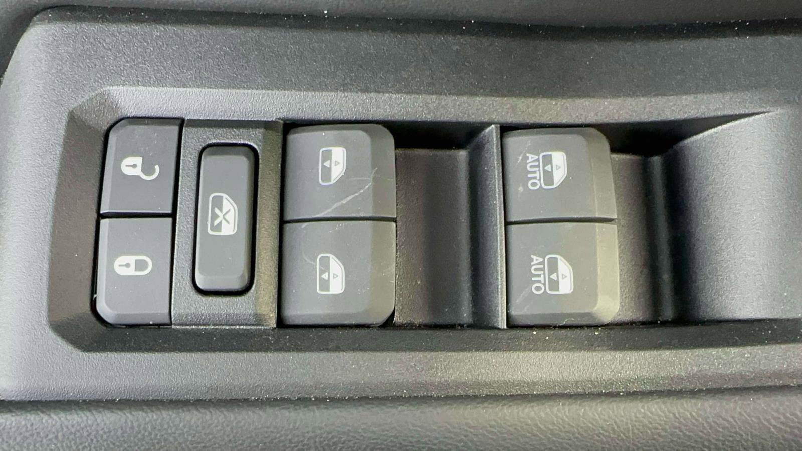 Used 2024 Jeep Grand Cherokee Altitude image 14