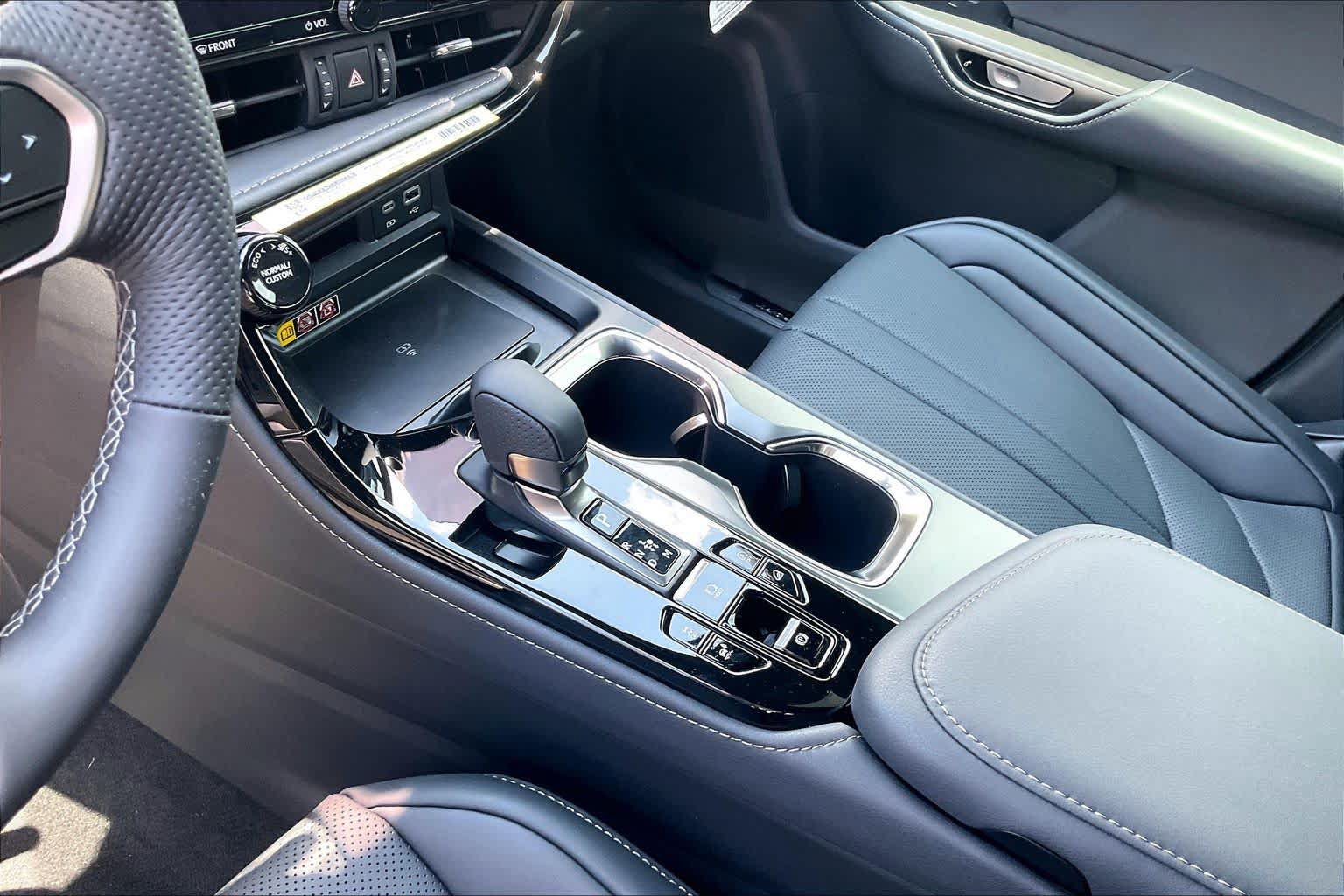 New 2026 Lexus NX 350 F Sport AWD/4WD image 11