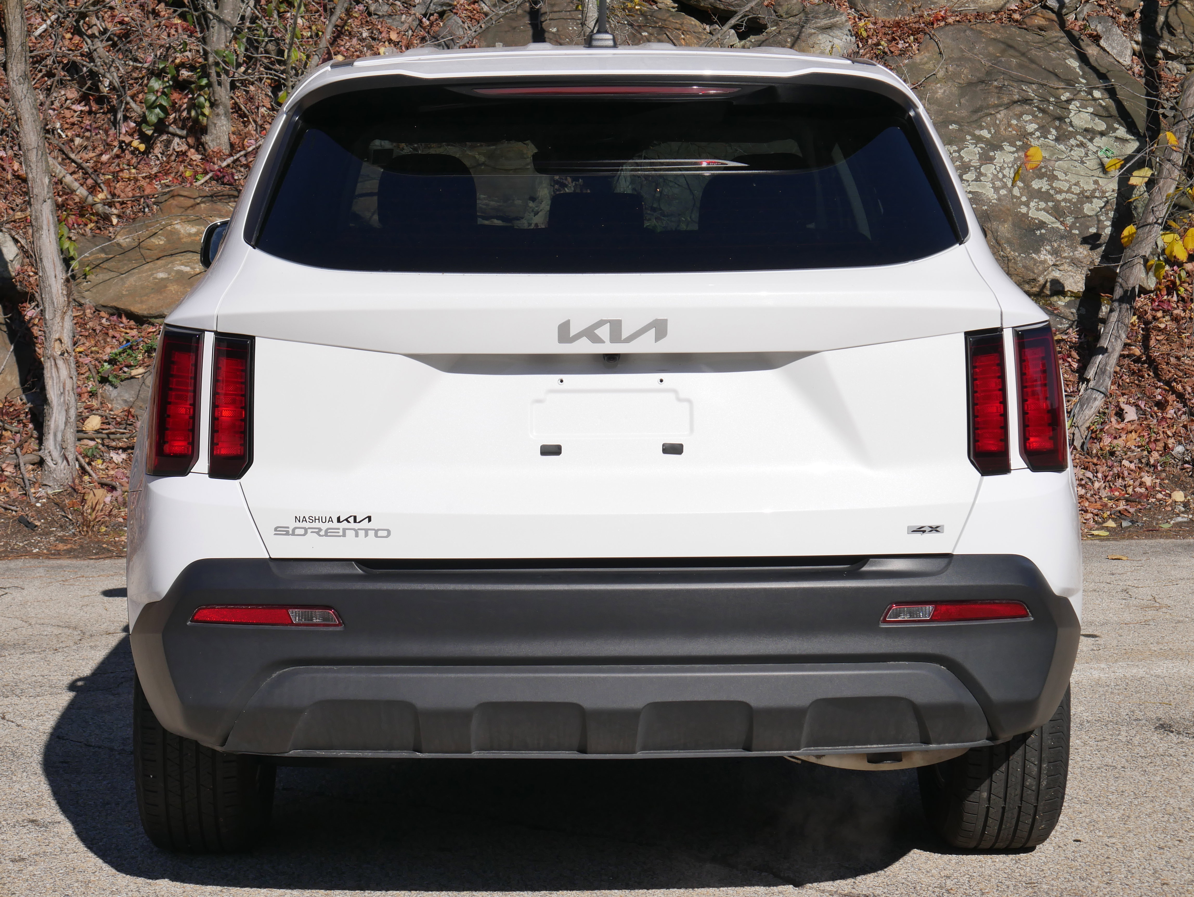 Used 2023 Kia Sorento LX image 5