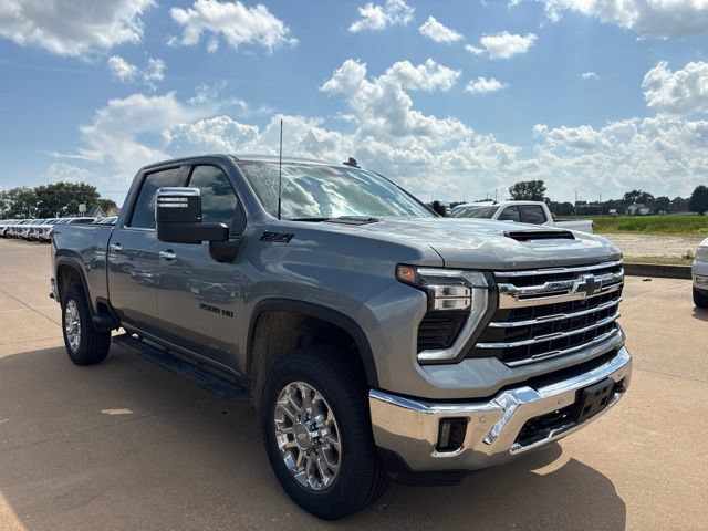 Used 2024 Chevrolet Silverado 2500 LTZ w/ LTZ Plus Package AWD/4WD image 1