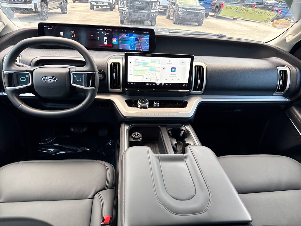 Used 2025 Ford Expedition Active RWD image 6