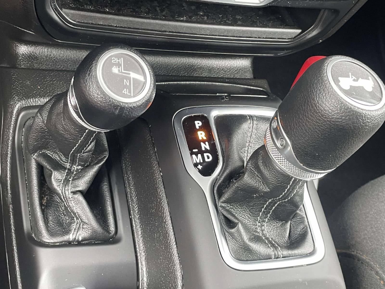 Used 2024 Jeep Wrangler Unlimited Sport AWD/4WD image 13