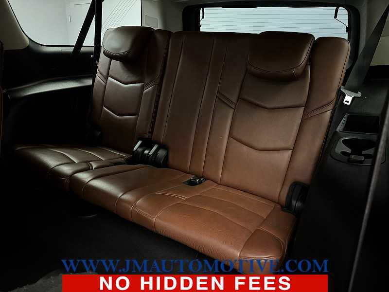Used 2019 Cadillac Escalade ESV Luxury AWD/4WD image 16