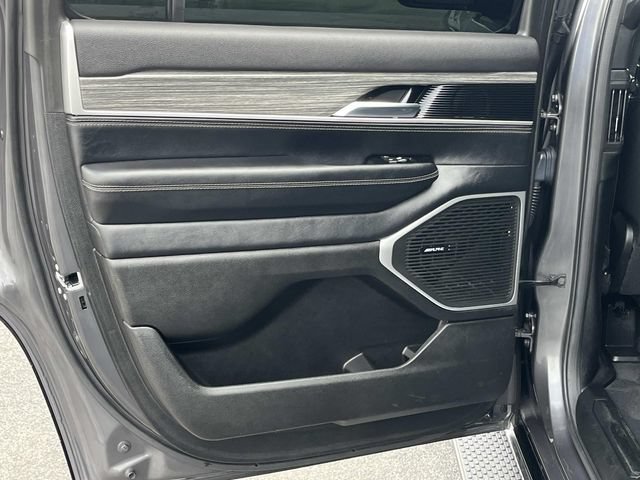 Used 2022 Jeep Wagoneer Series III w/ Flexible Seating Group AWD/4WD image 21