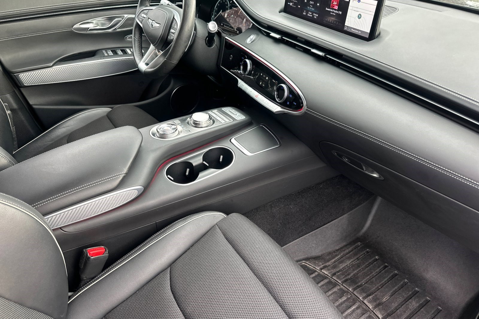 Used 2023 Genesis GV70 2.5T w/ Sport Prestige Package image 20