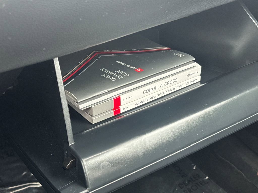 Used 2023 Toyota Corolla Cross LE w/ Moonroof Package image 29