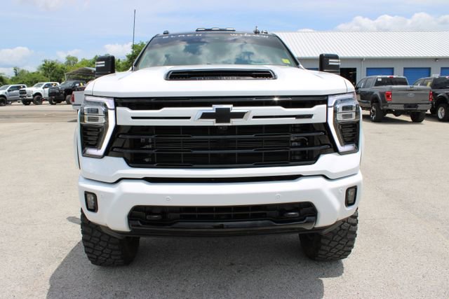 Used 2024 Chevrolet Silverado 2500 LTZ w/ LTZ Plus Package AWD/4WD image 2