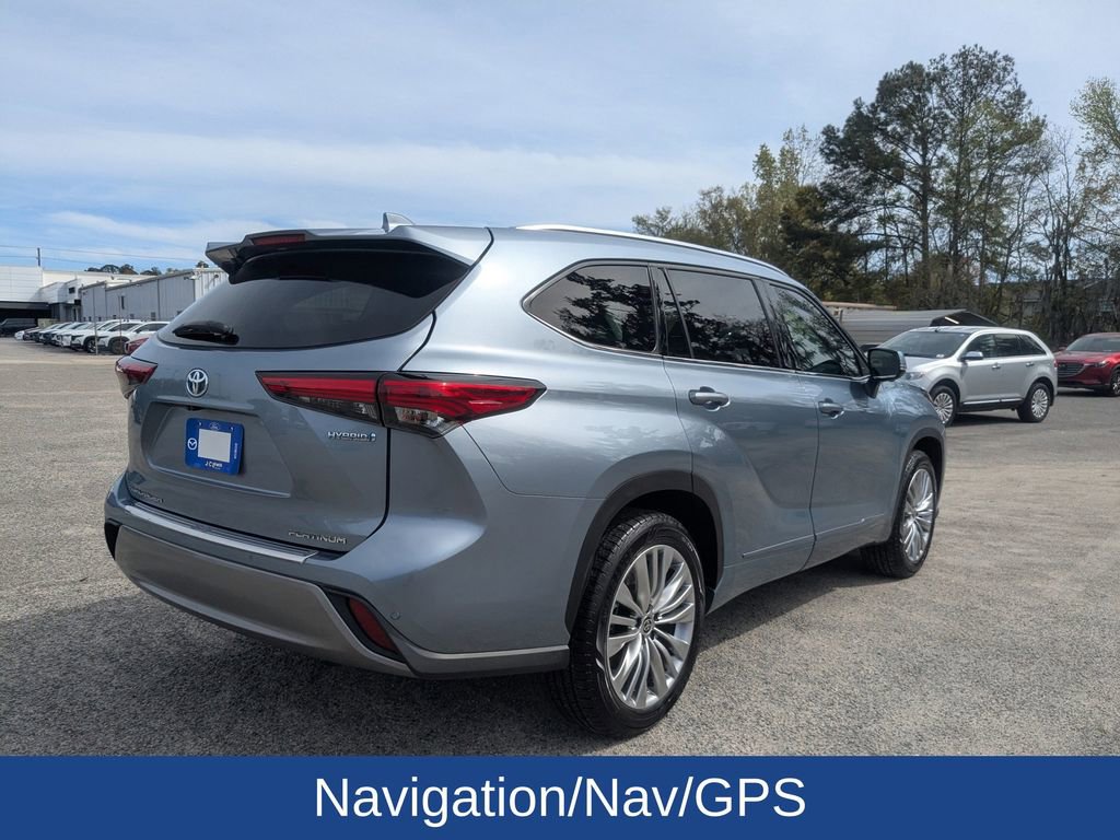 Used 2023 Toyota Highlander Platinum image 4