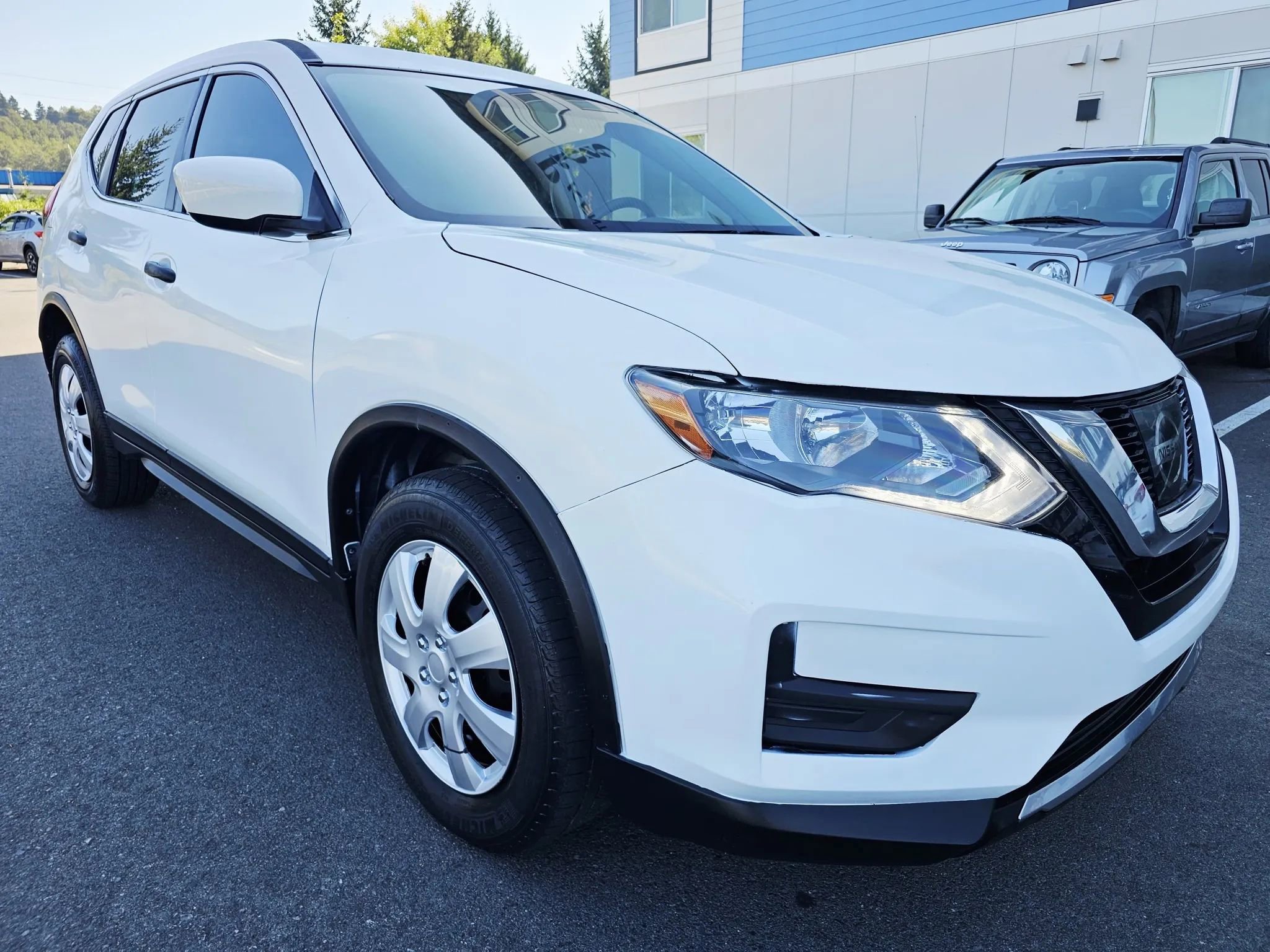 Used 2017 Nissan Rogue S image 7