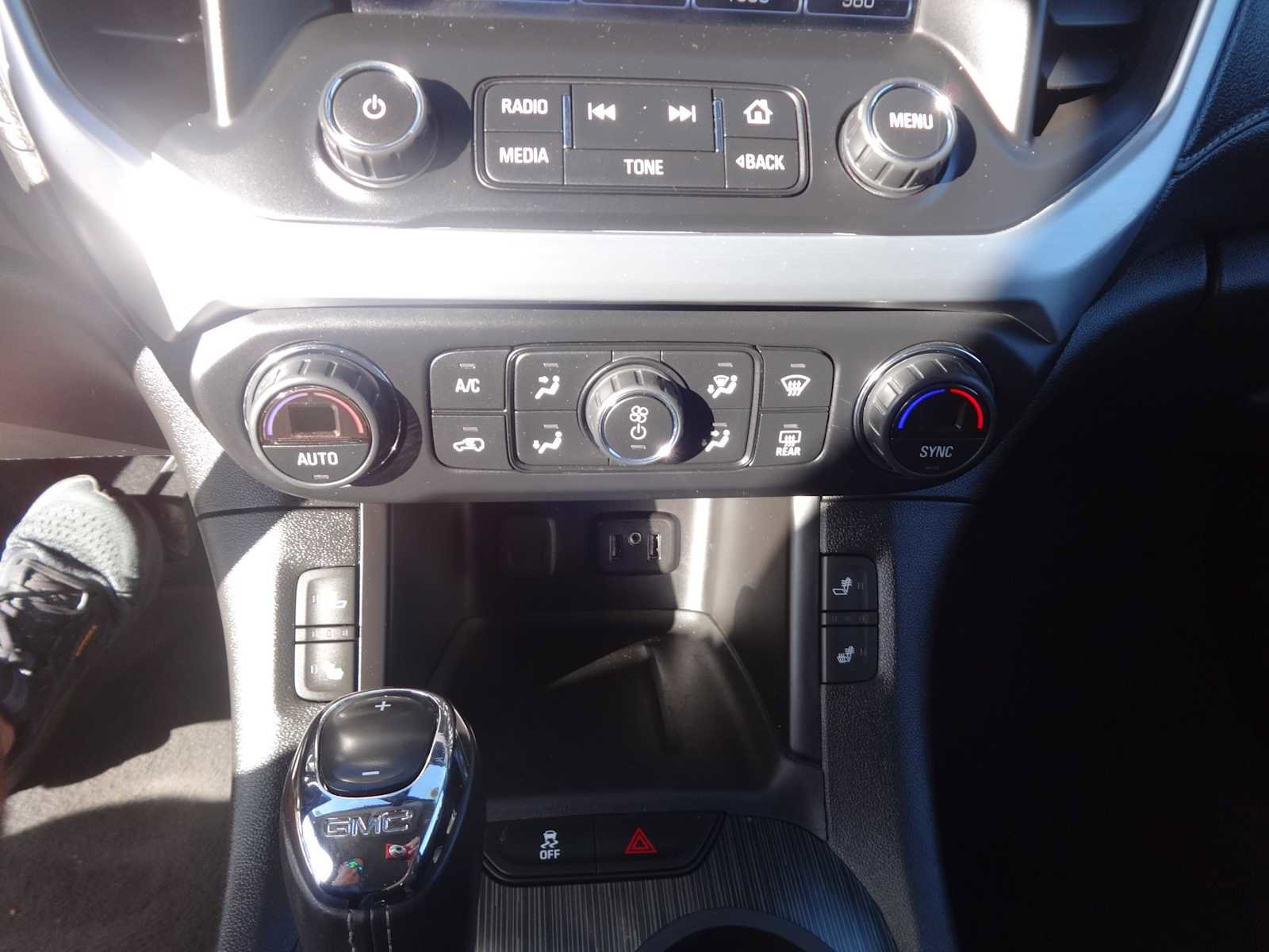 Used 2019 GMC Acadia SLT image 13