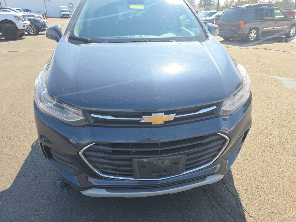 Used 2019 Chevrolet Trax LT w/ LT Convenience Package image 3