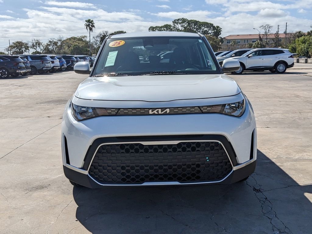 Certified 2025 Kia Soul LX image 4