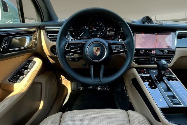 Used 2026 Porsche Macan AWD/4WD image 8